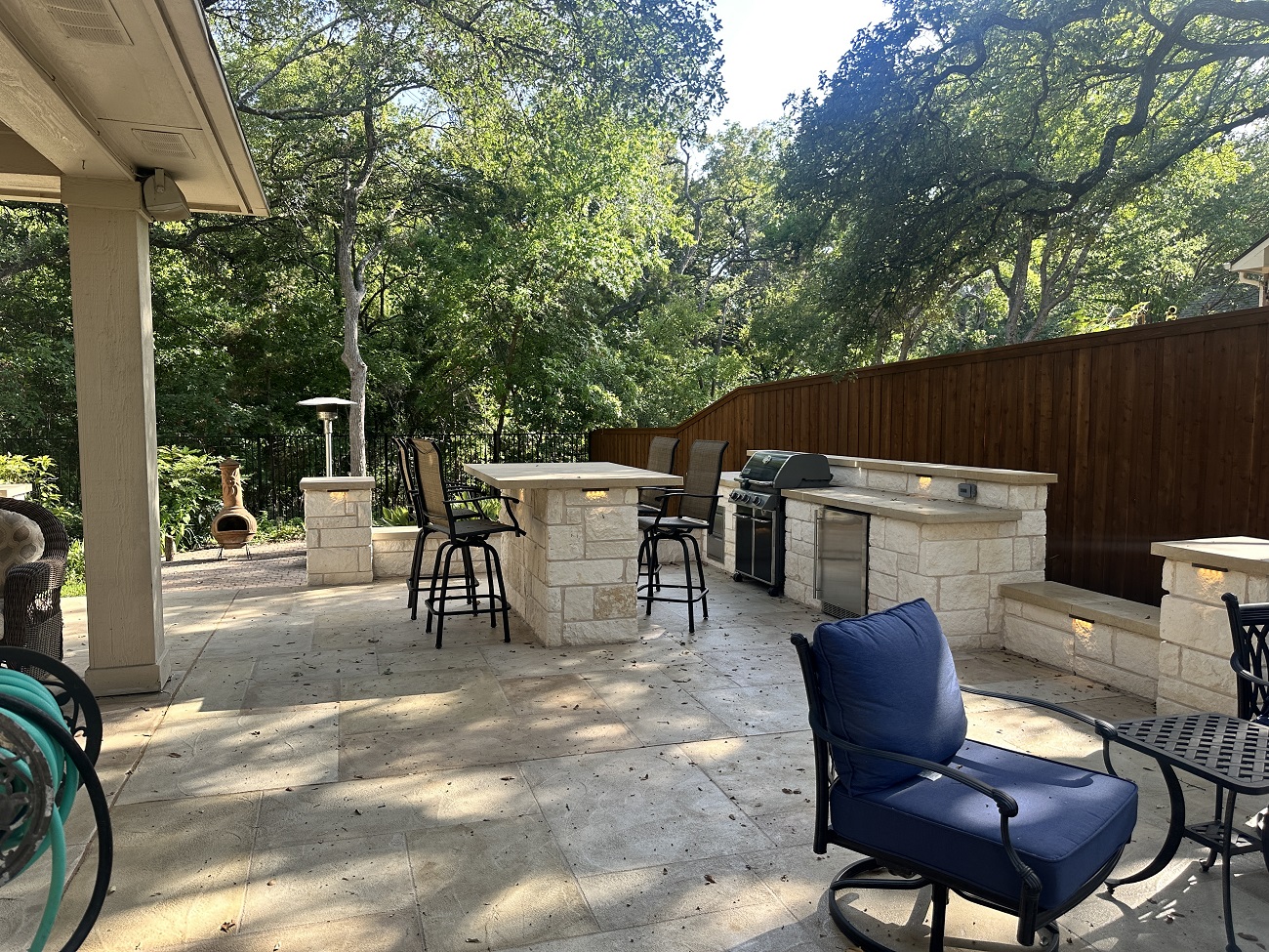 outdoor stone kitchen patio