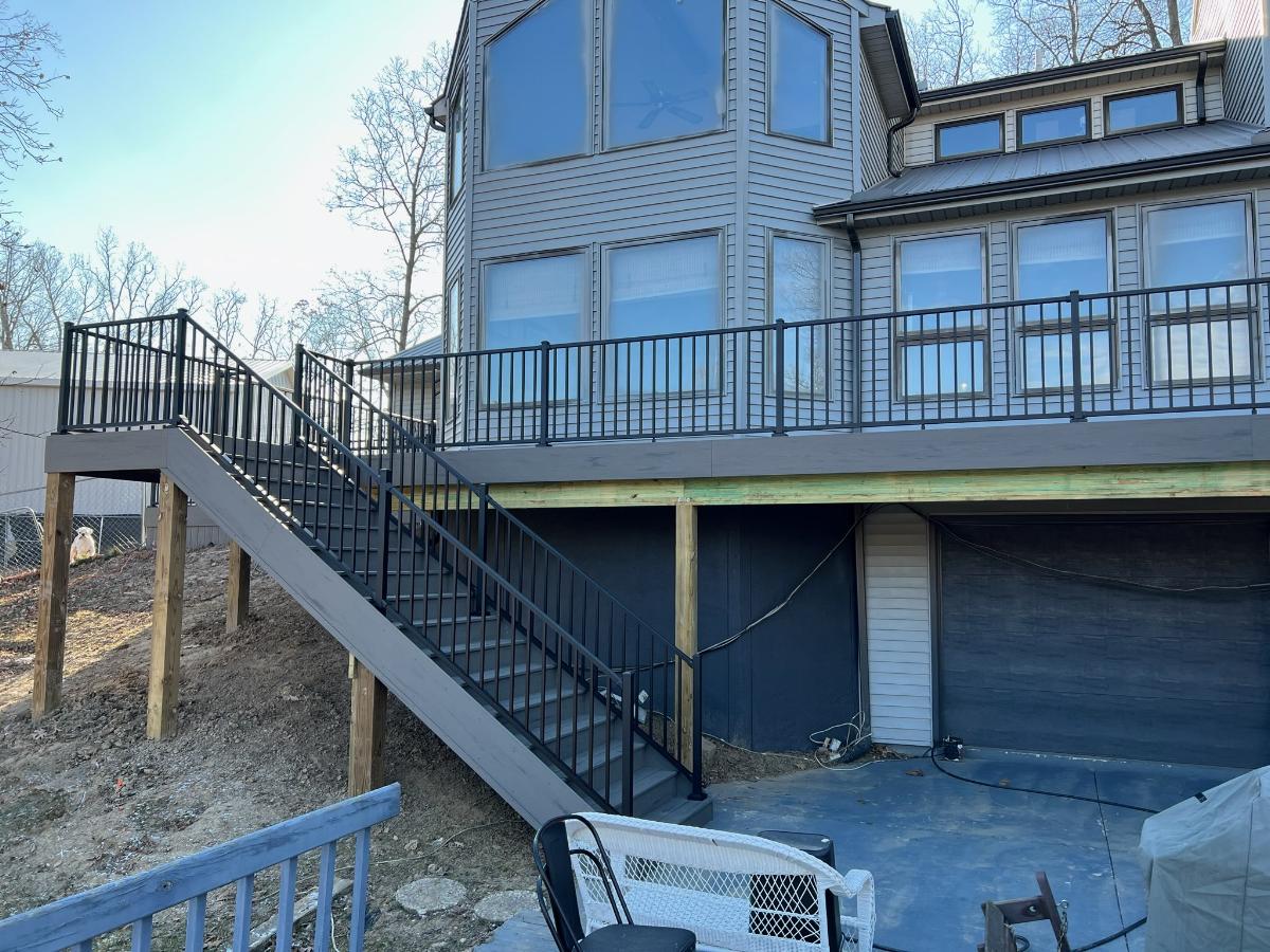 deck design with stairs