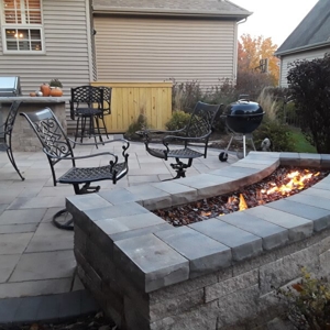 Modern touch to your backyard fire pit
