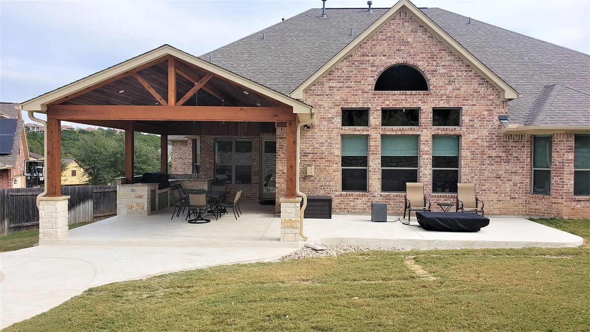 Covered Patio and Outdoor Kitchen in Steiner Ranch