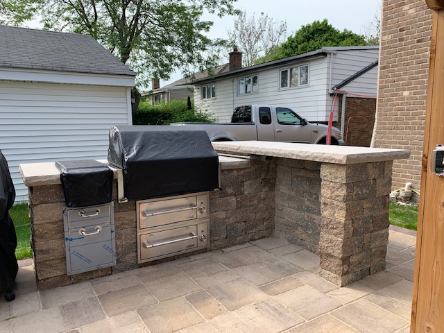 archadeck grill surround with counter space and drawers
