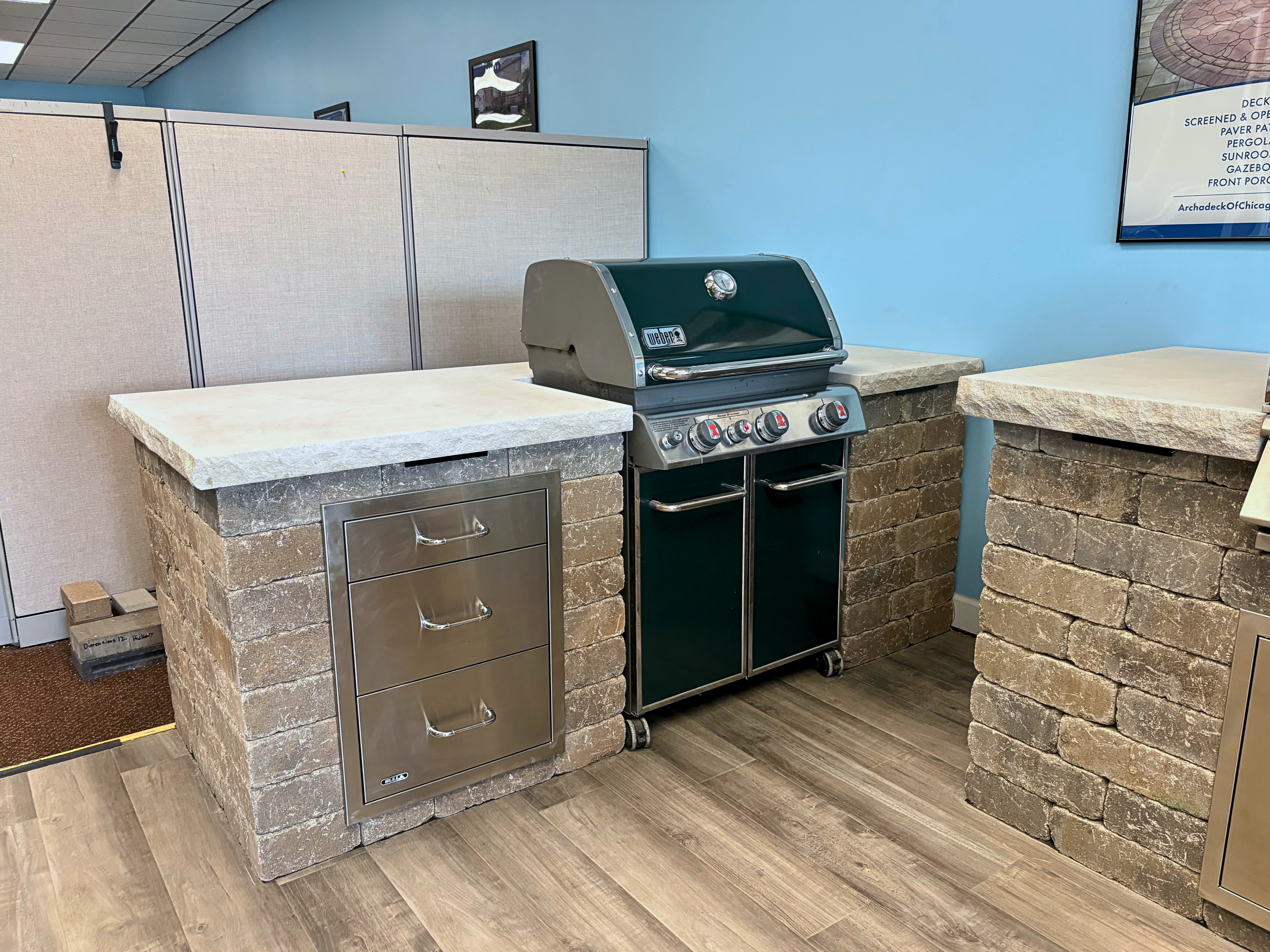 Custom grill surround model in Archadeck of Chicagoland design center in palatine,IL.
