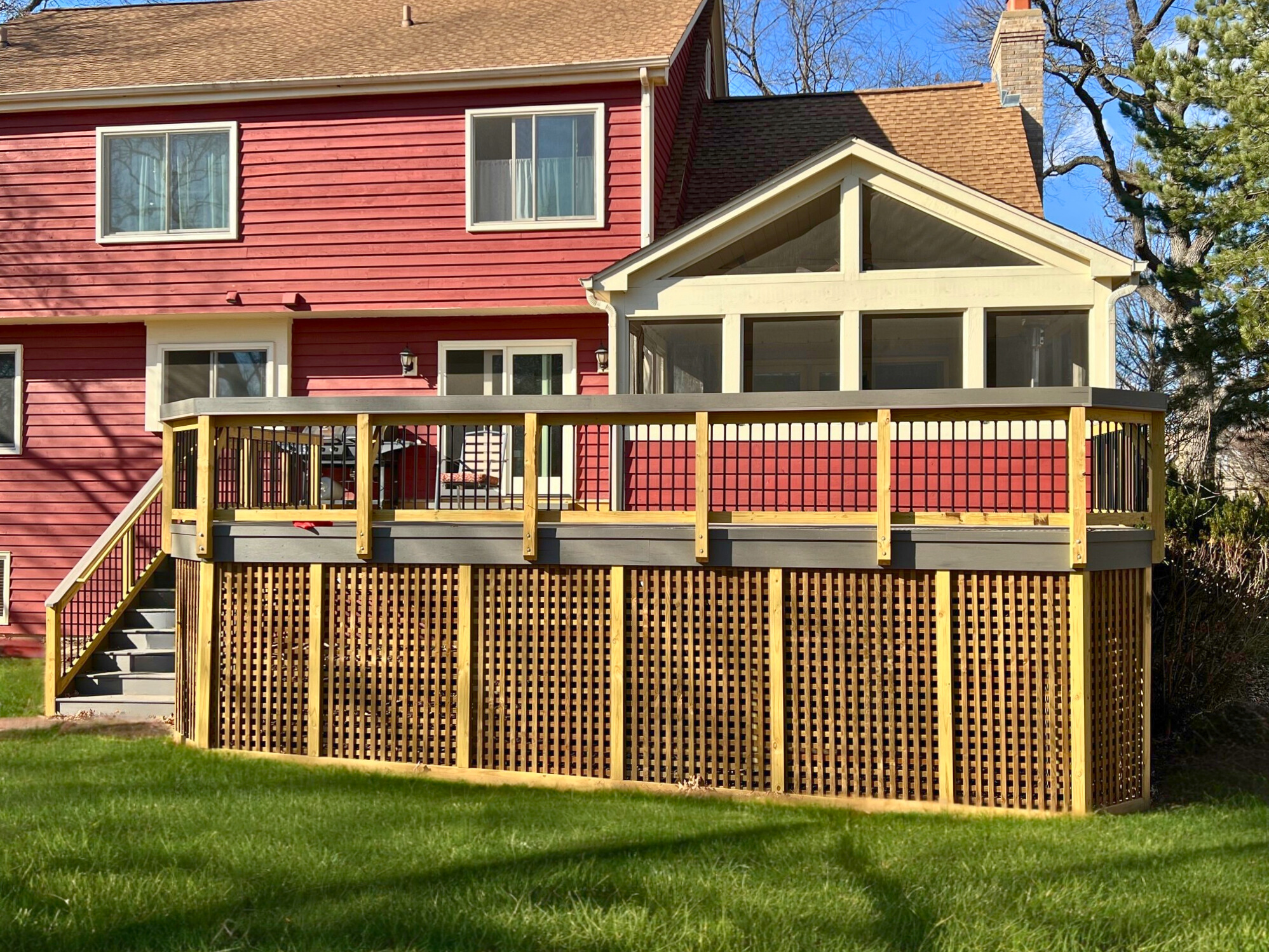 Elevated Composite Deck in Crystal Lake, IL