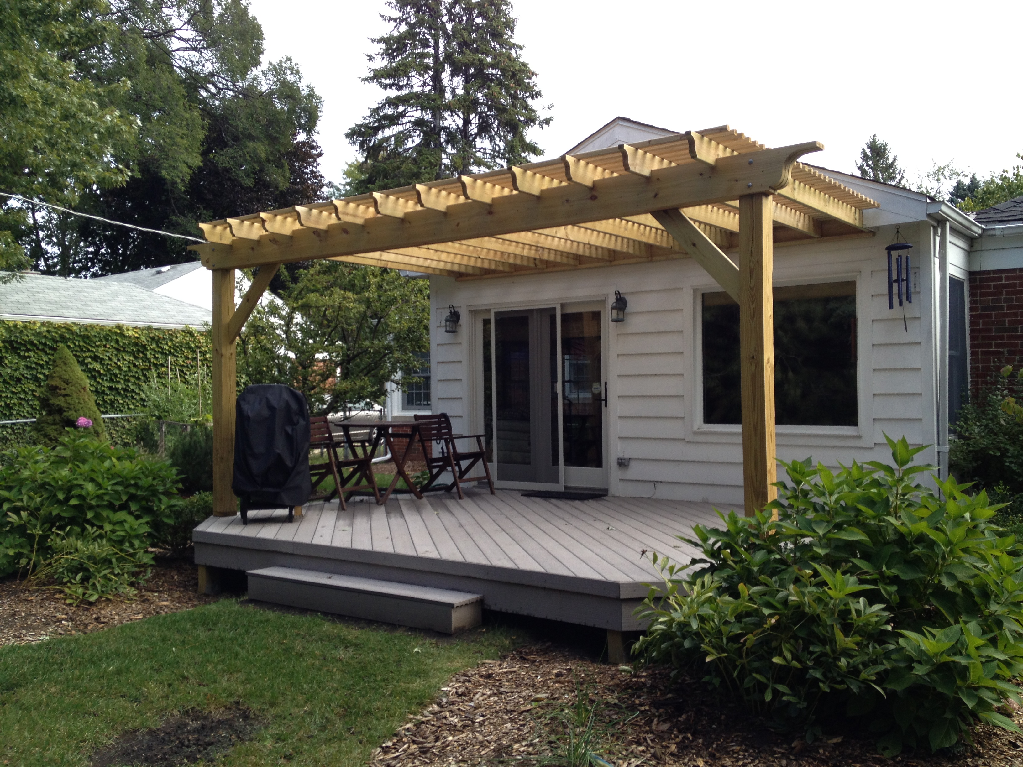 Evanston il composite deck and wood pergola