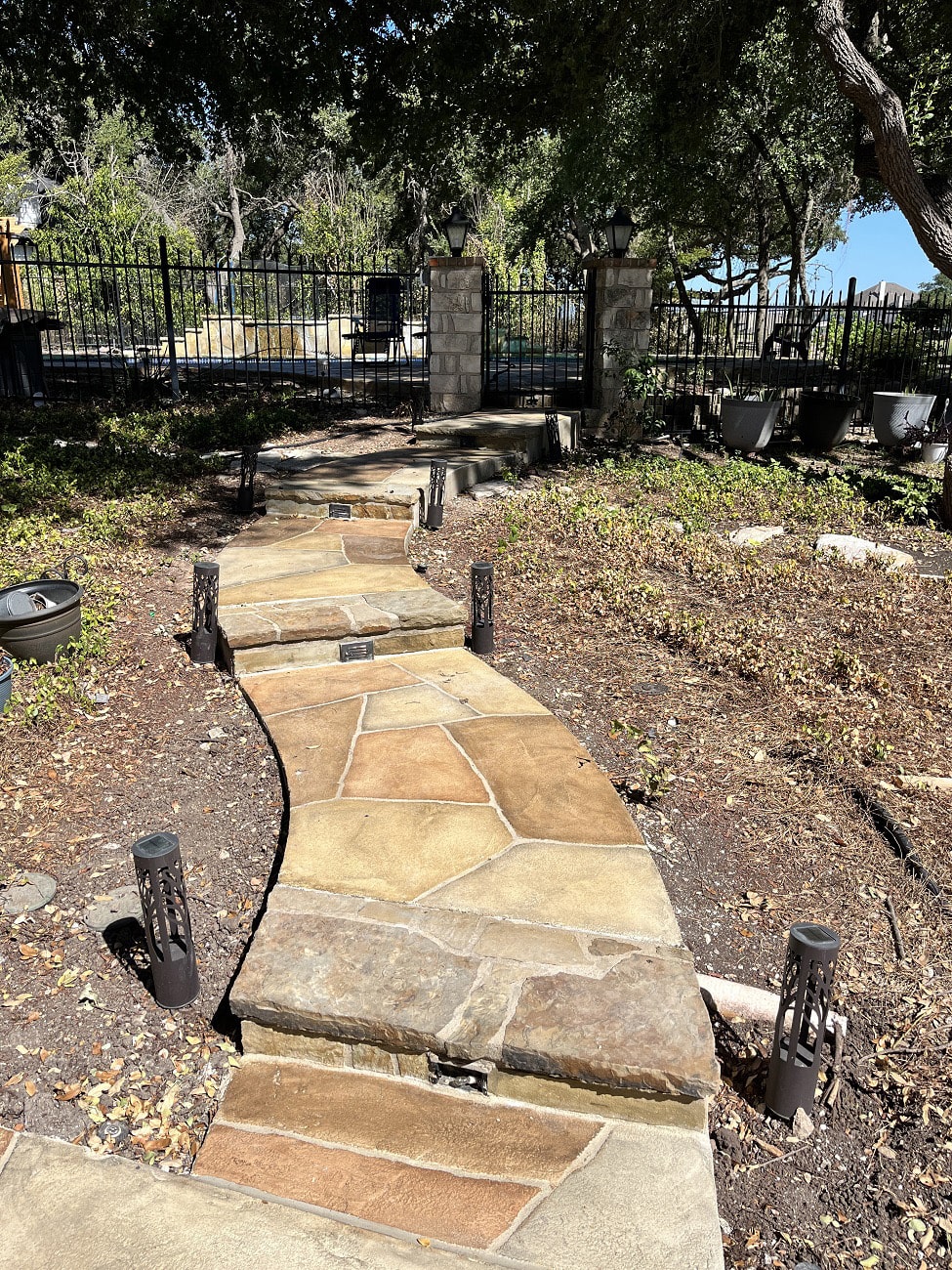 Round Rock TX Forest Creek Subdivision backyard gets an extreme makeover.