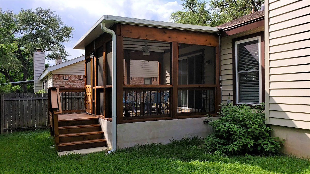 Who builds screened in porches near me?