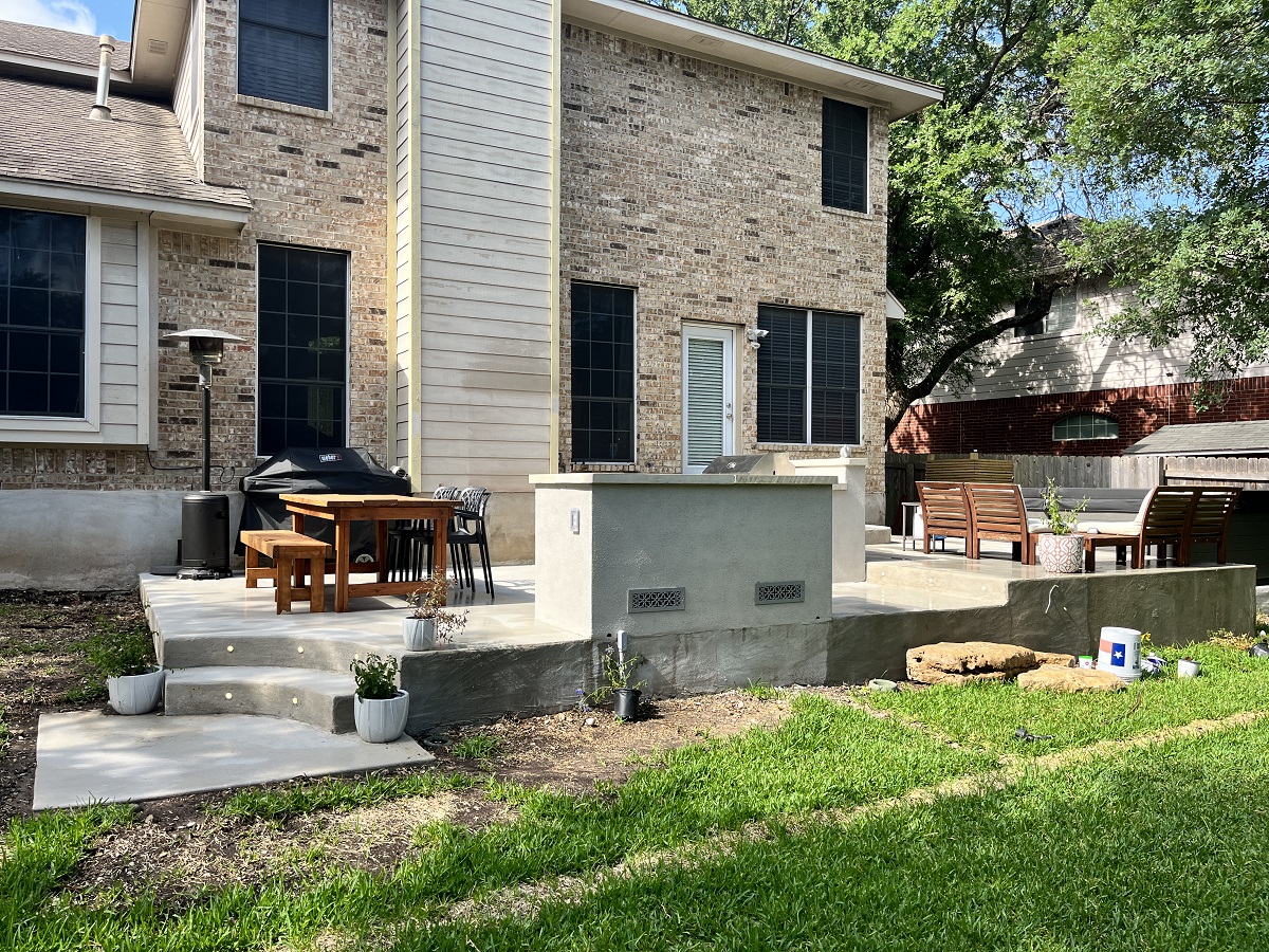 side view of new custom hardscape space in round rock