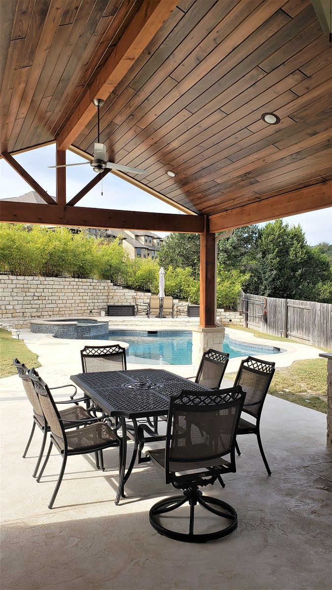 outdoor patio and table