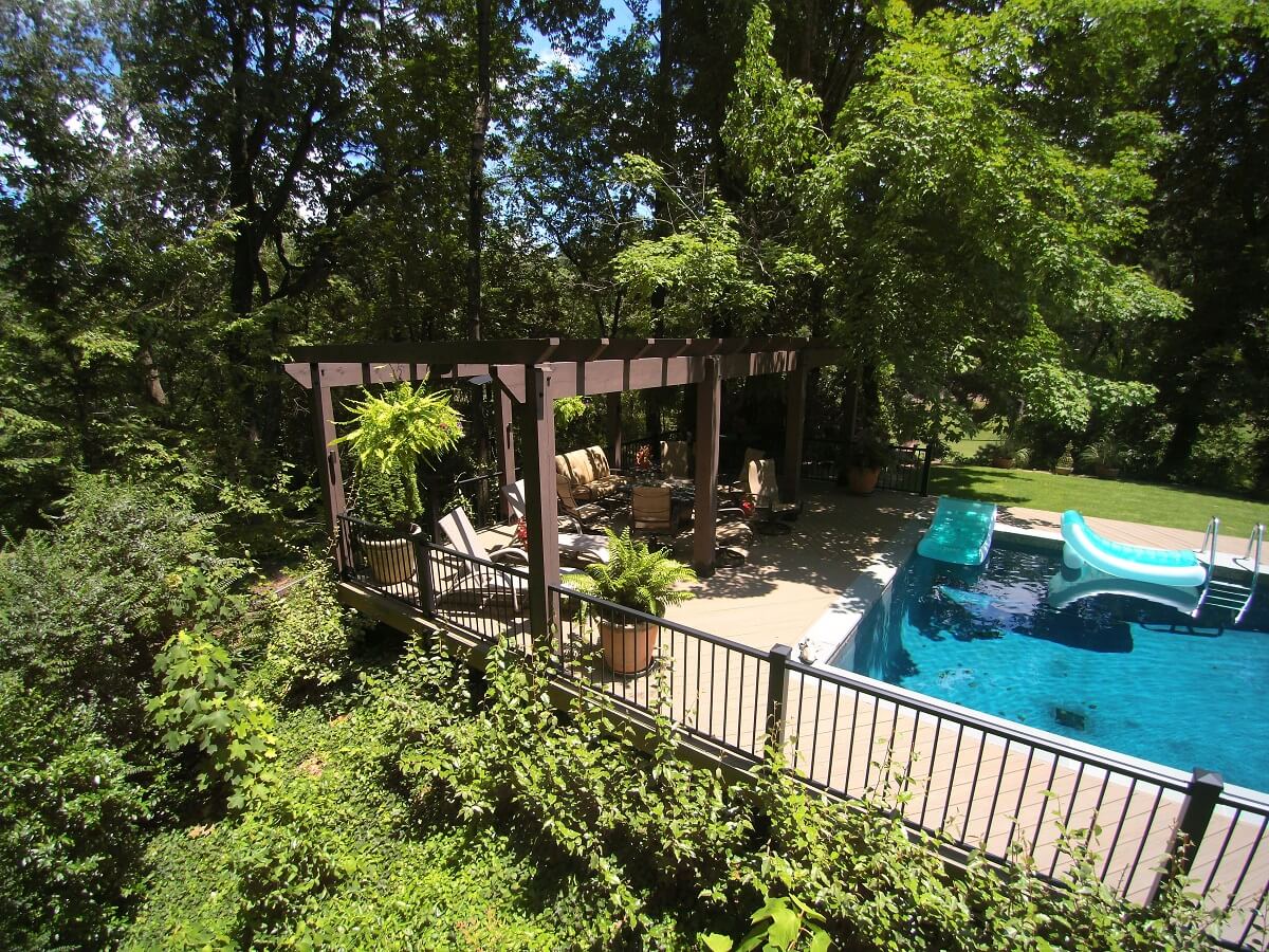 tranquil poolside pergola by Archadeck of Birmingham