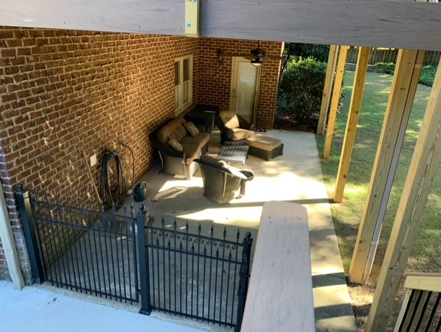 Birmingham, AL deck and screened porch combination.