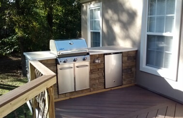 outdoor kitchen on deck 