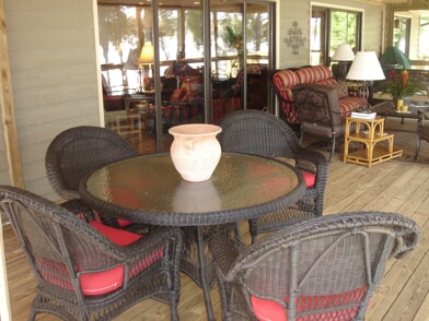 screened porch on lake oconee