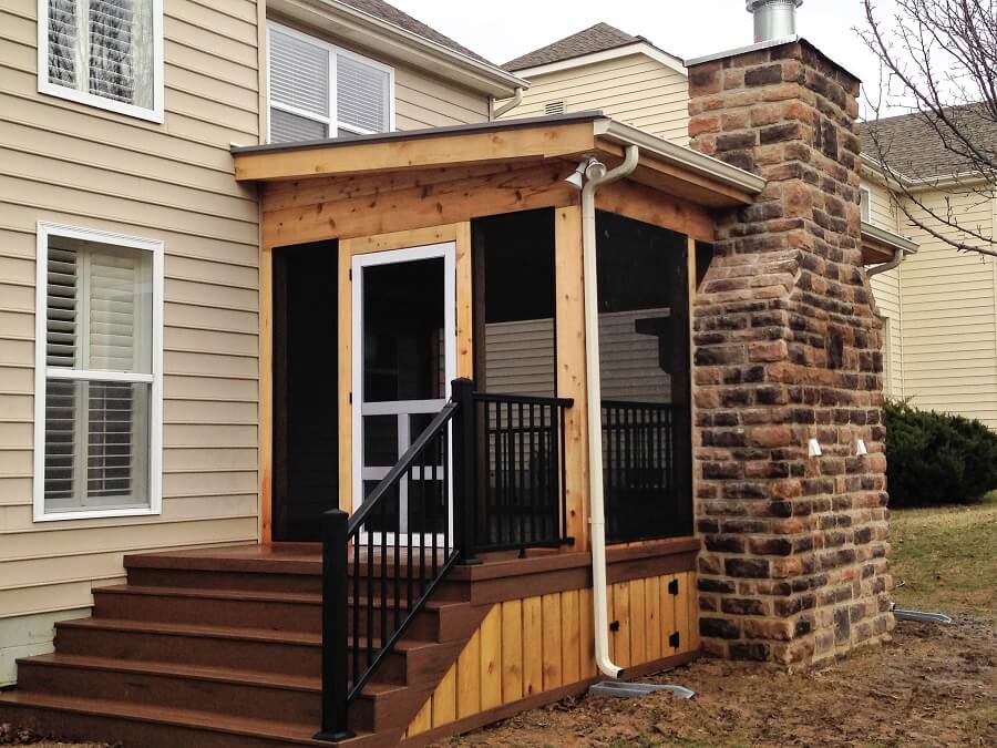 Screened patio 