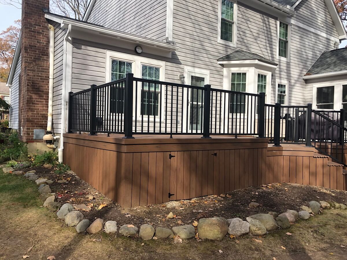 Wood deck with railing details