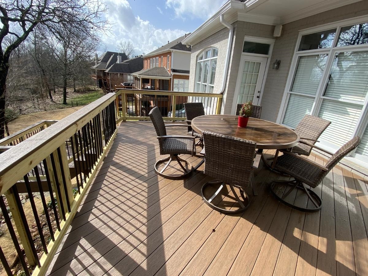 deck with dining table