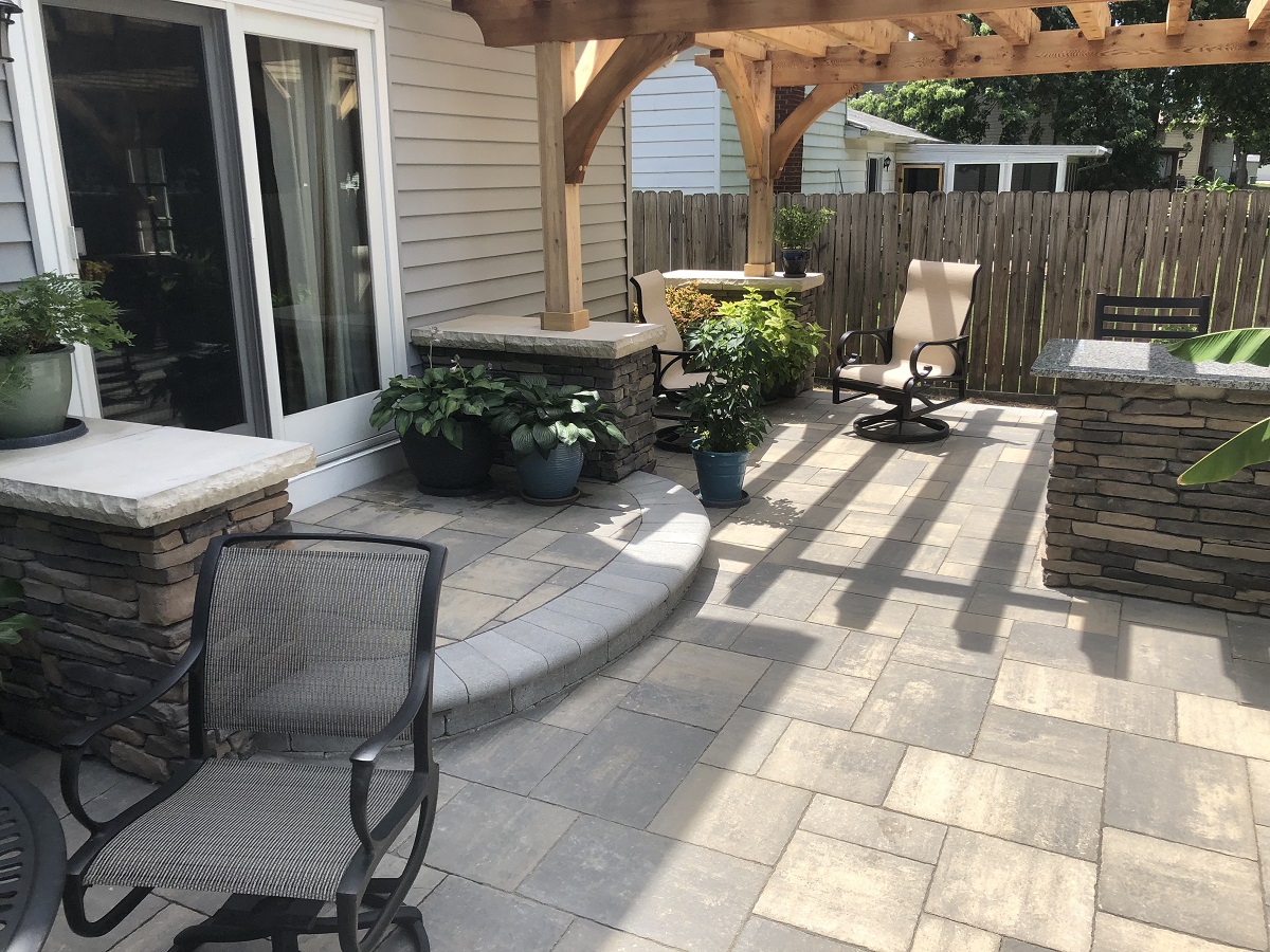 paver patio with outdoor kitchen & pergola