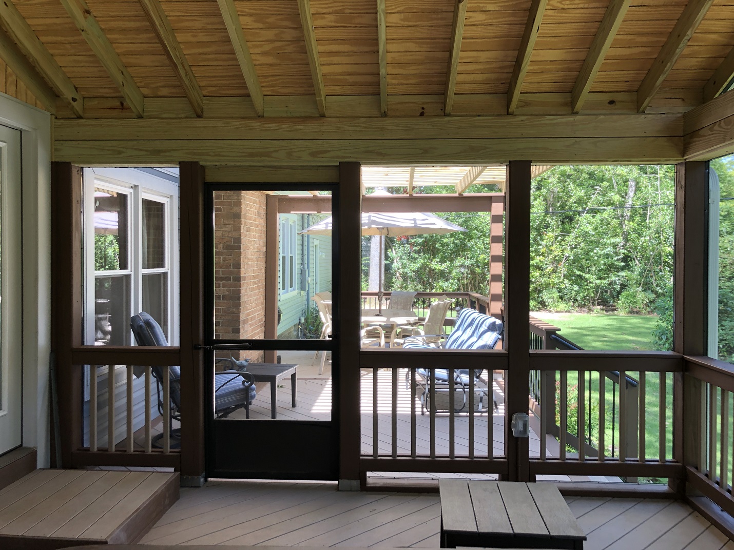 Archadeck of Central SC screened porch amenities.