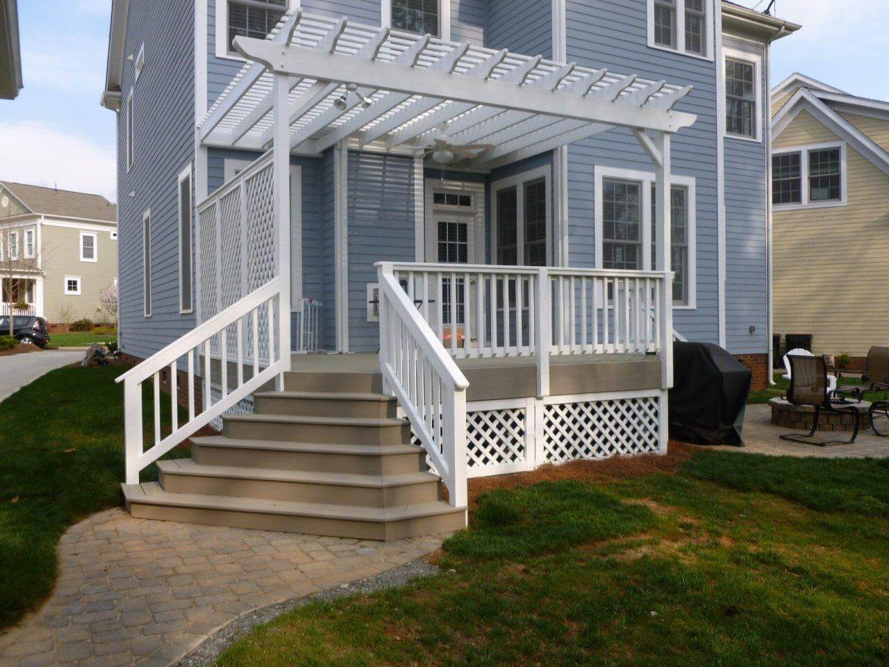 deck with fence