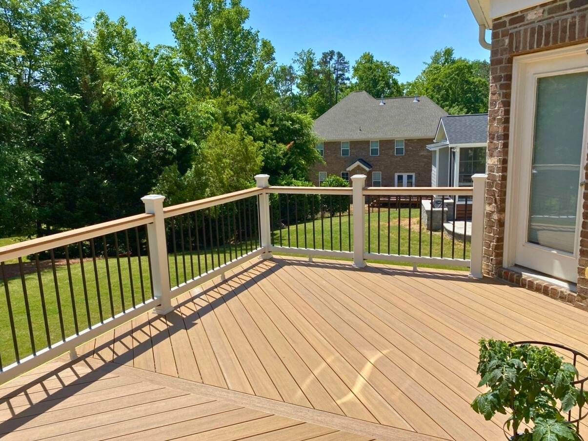 deck with railing