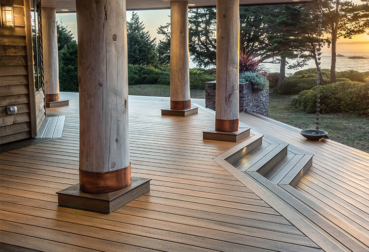 Composite deck with large pillars
