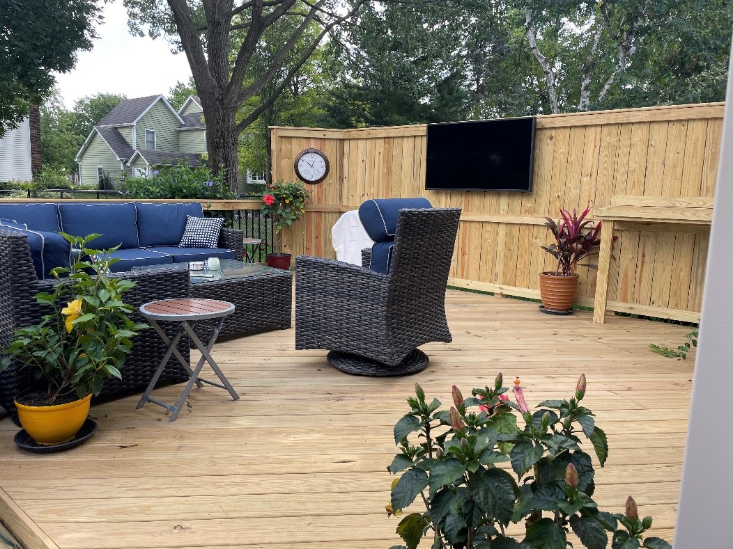 custom deck in Chicagoland