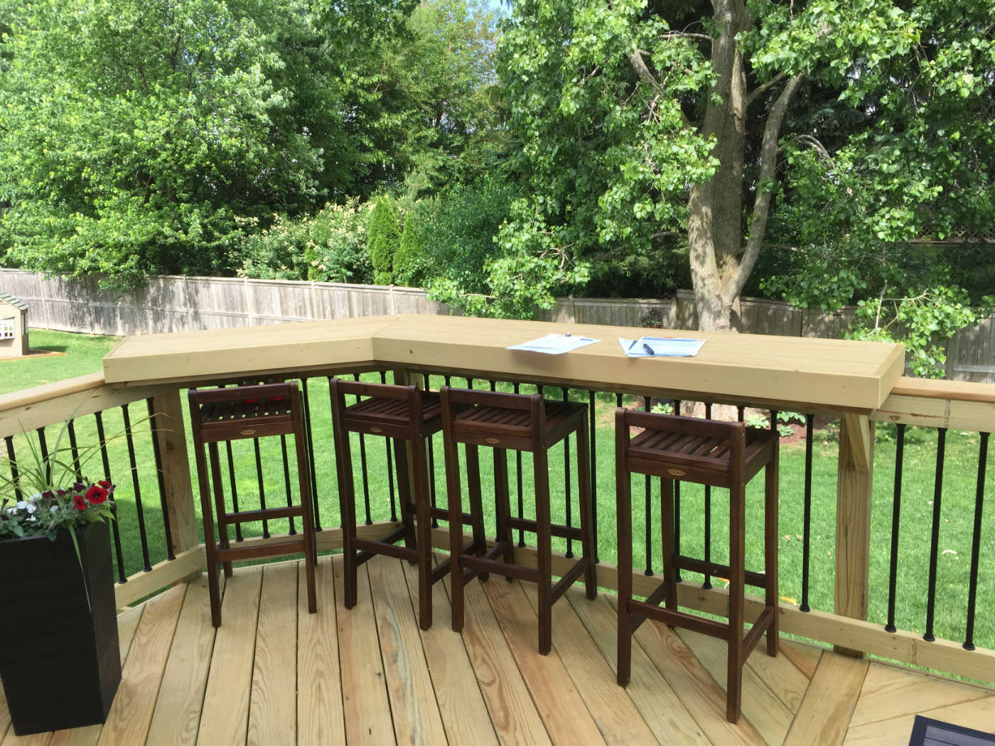 Wood deck with build in bar