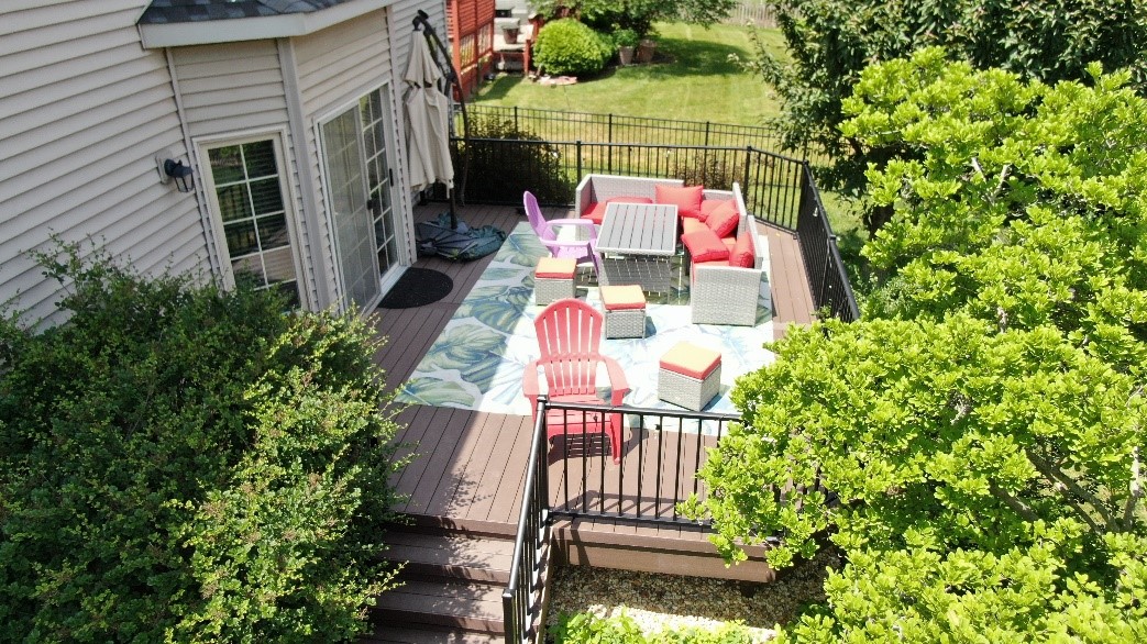 deck with railing and seating