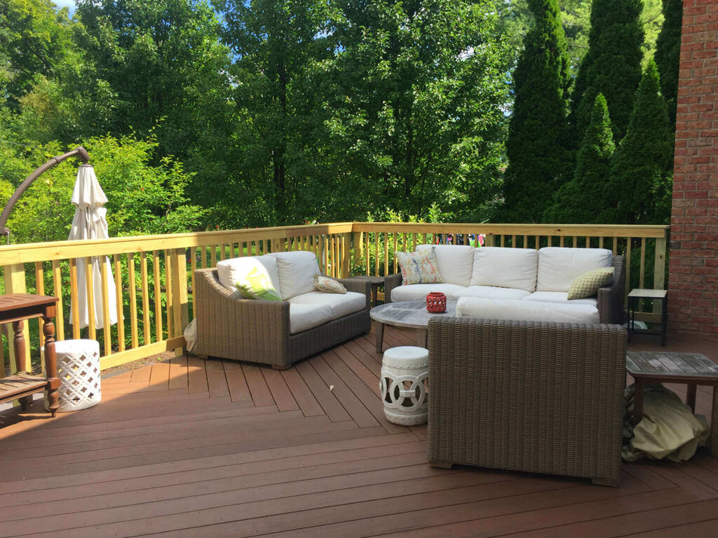 Composite Deck with Wood Rails in Glencoe, IL