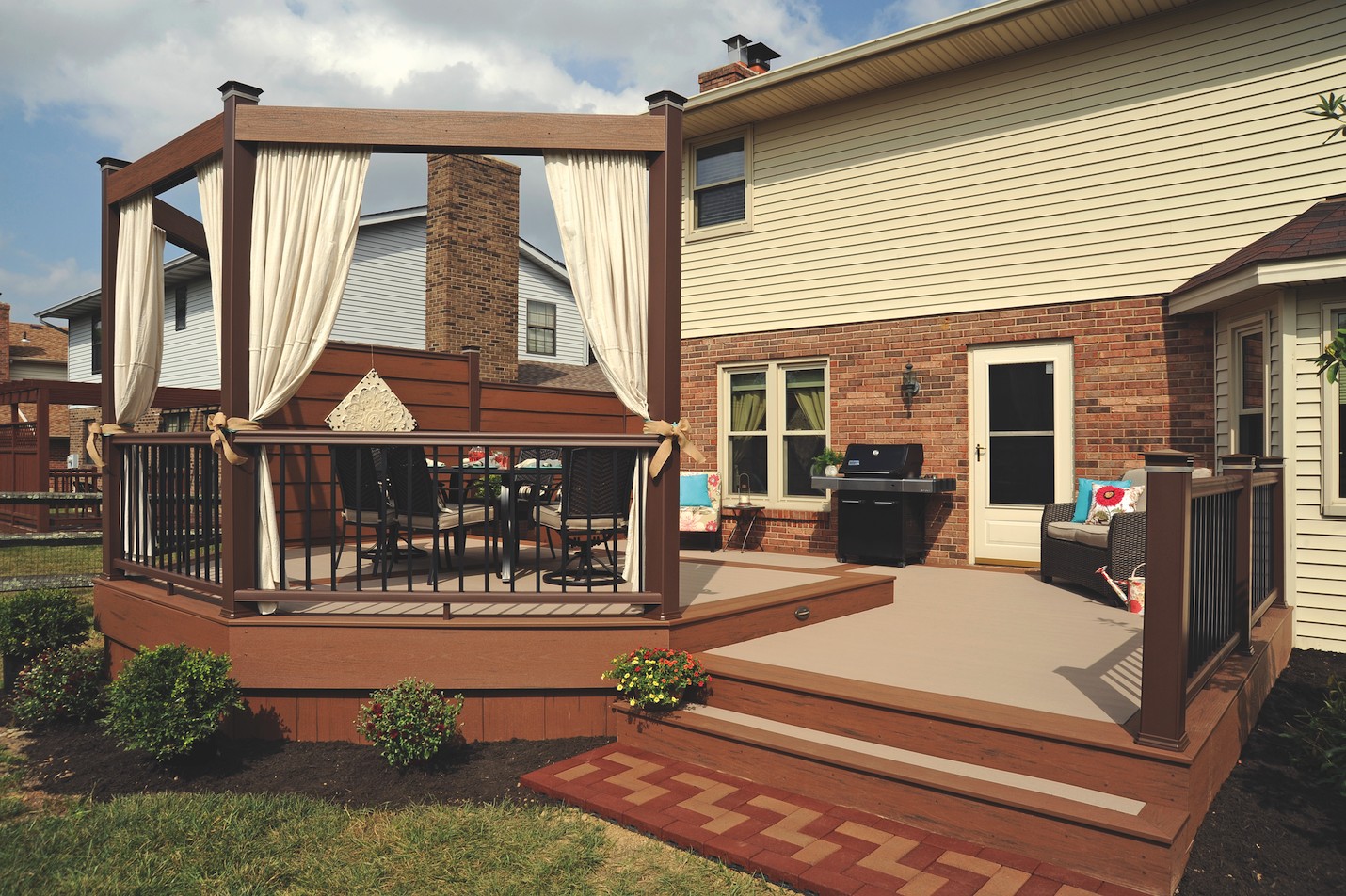 roanoke indiana deck builder