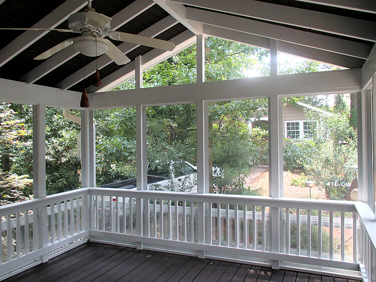Screened porch with ceiling fan