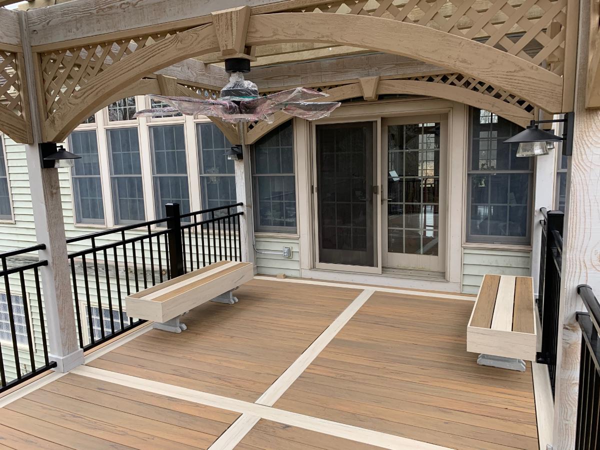 covered deck with fan