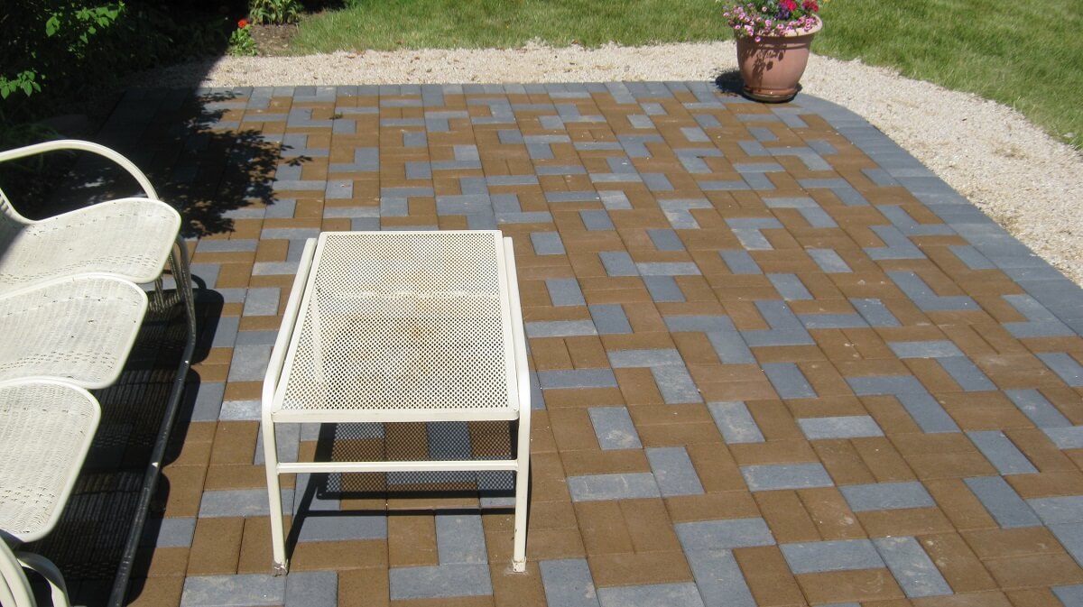 Patio with tiled pattern