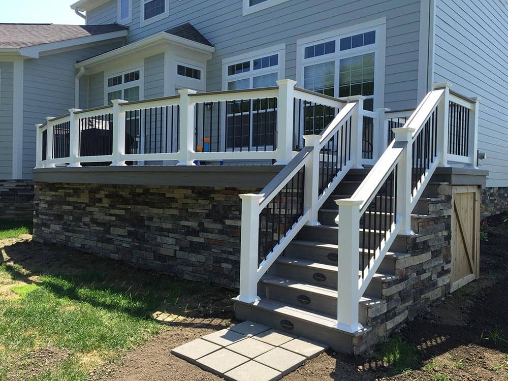 Deck custom railing