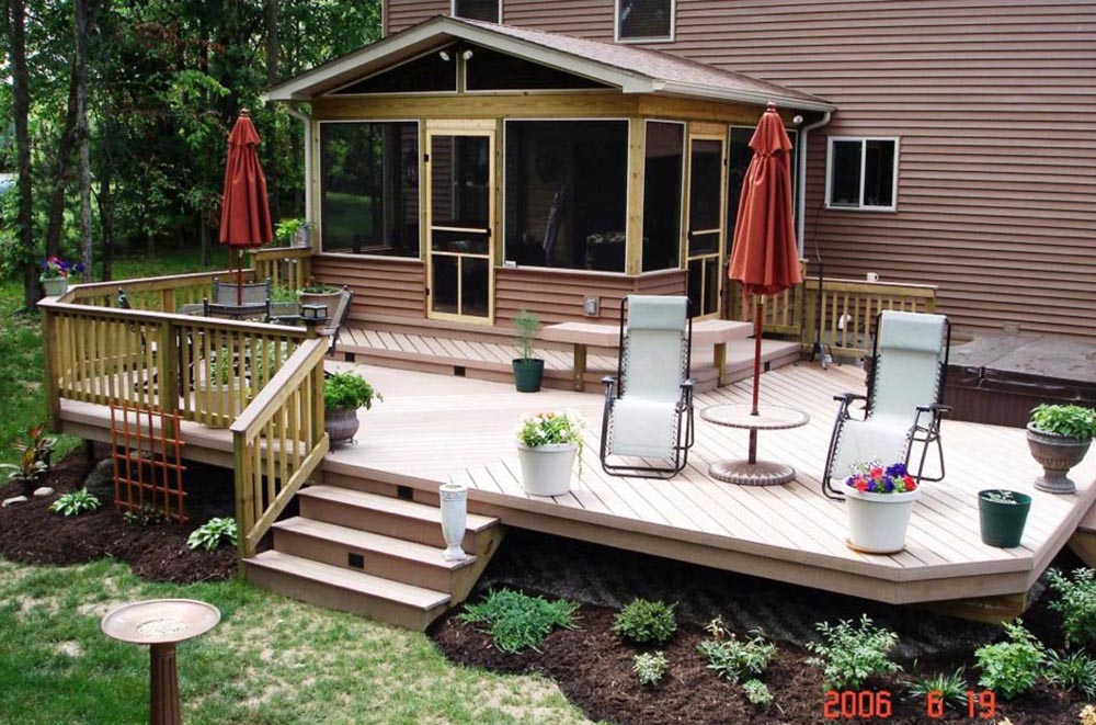 Get ready for summertime fun and relaxation with a composite deck from Greenville’s leading deck builder!
