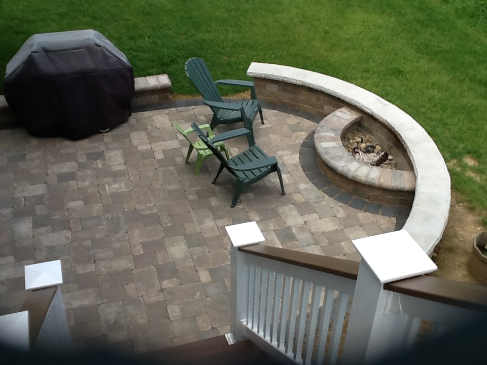 outdoor patio and firepit