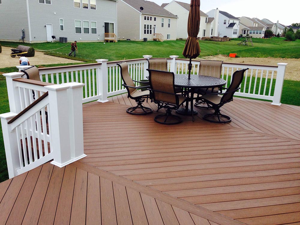 deck with table