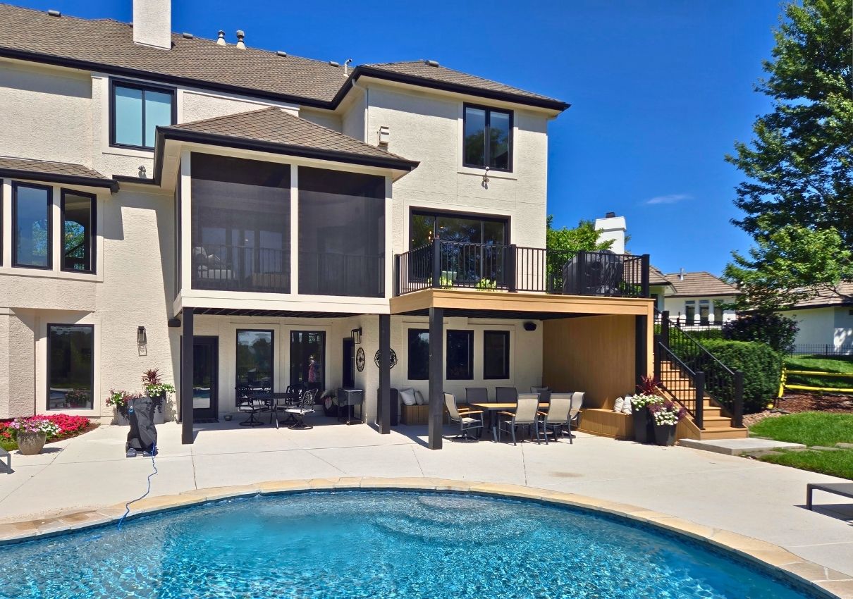 best screen porch and deck builders Kansas City