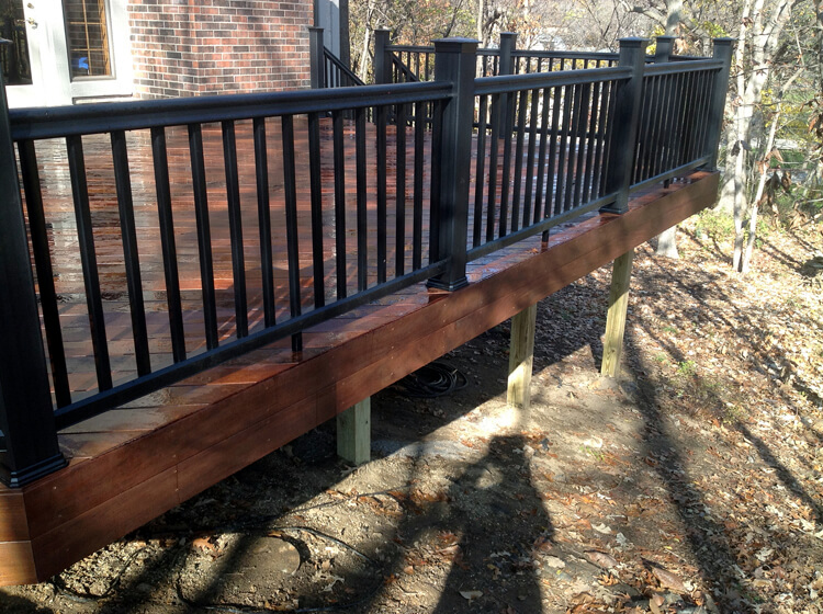Deck railing