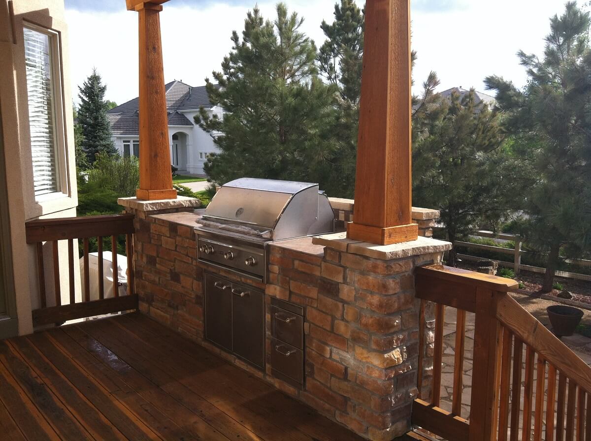 Outdoor kitchen on deck