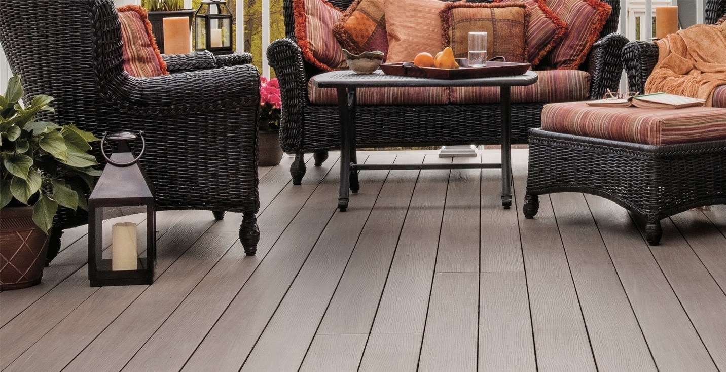 Deck with Patio Furniture