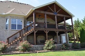 covered second level porch 