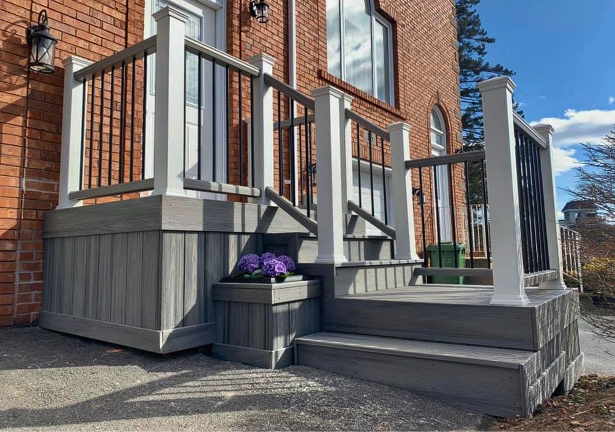 deck contractors in Nashville who can build on a tight lot