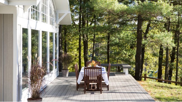 deck design ideas using TimberTech decking.