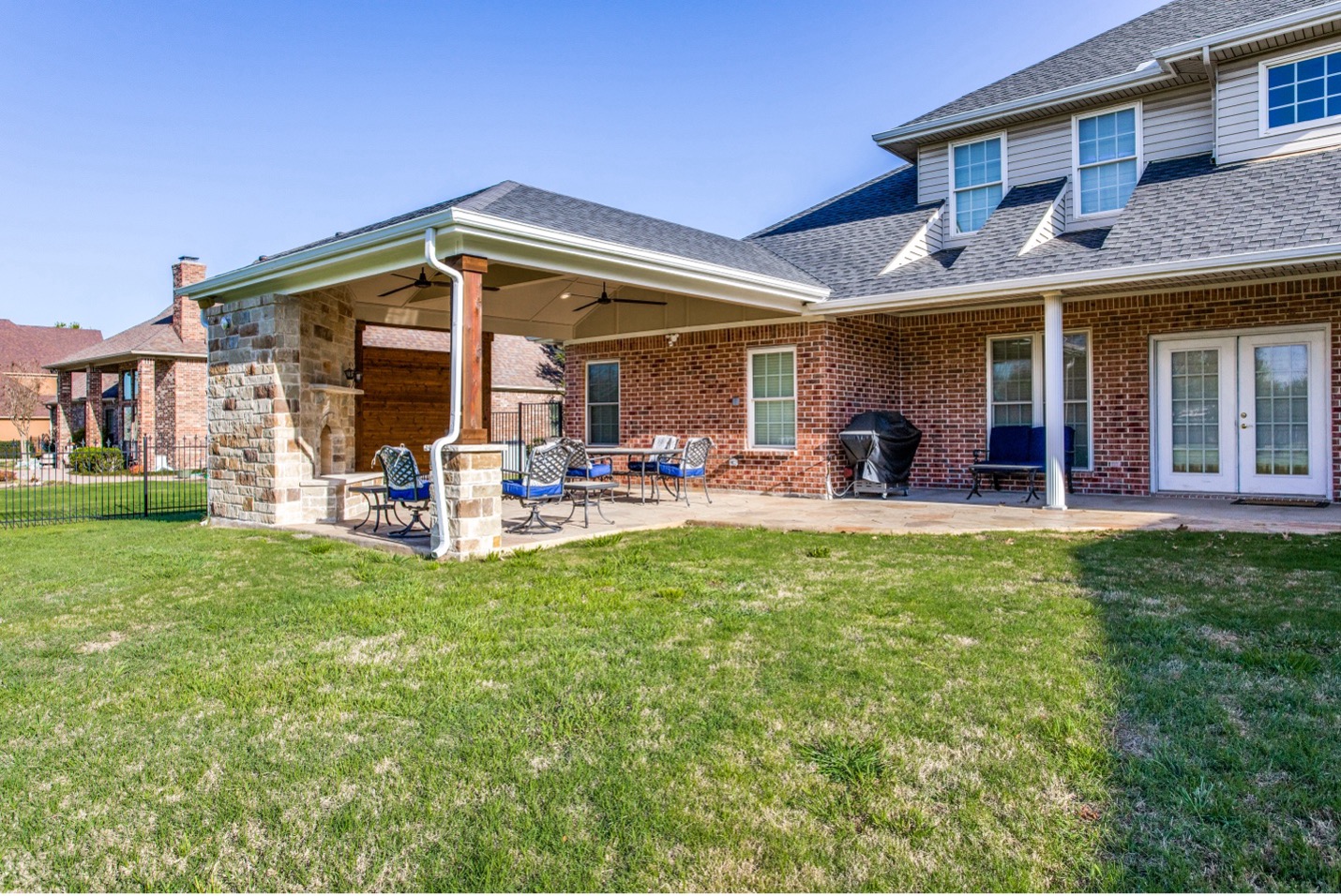 covered patio roof styles -- hip roof