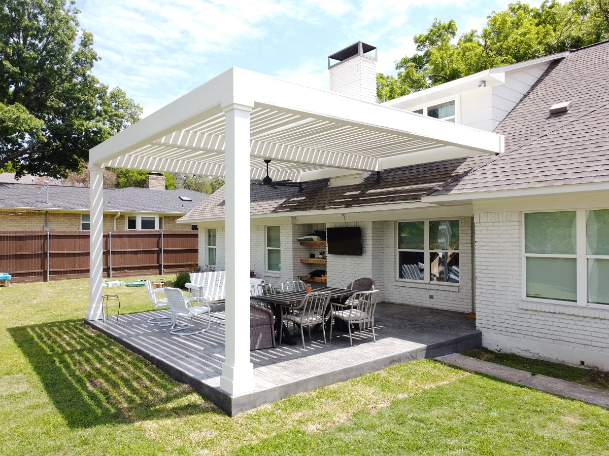 Modern outdoor living design
