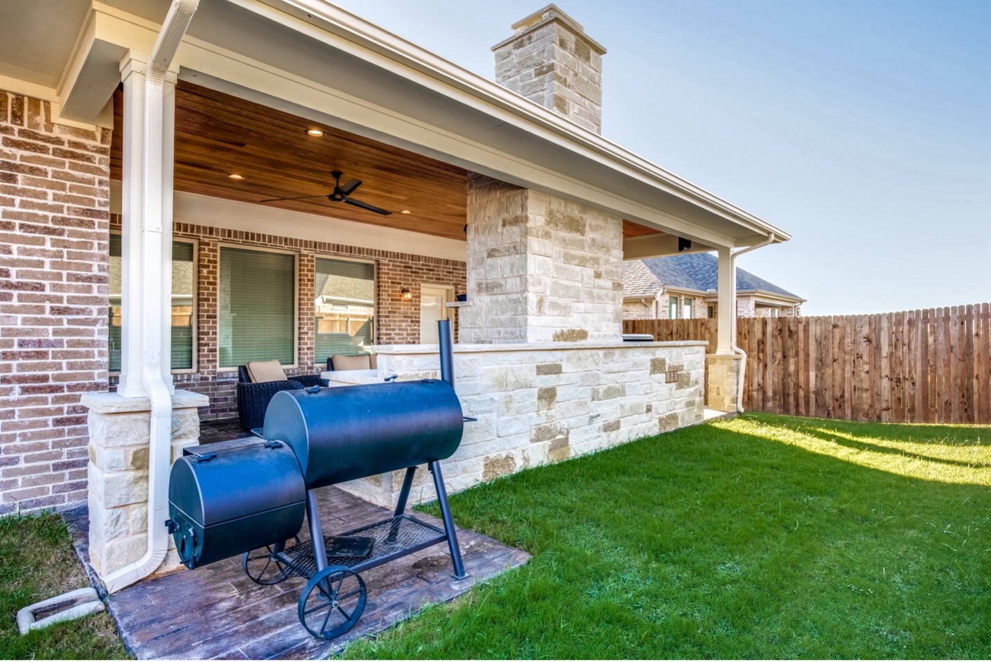 covered patio with shed roof style