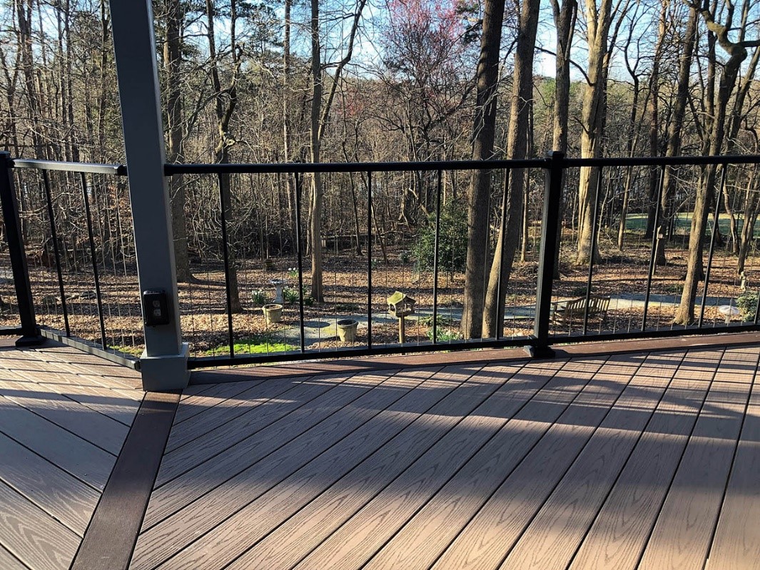 Summerfield NC deck with aluminum railings