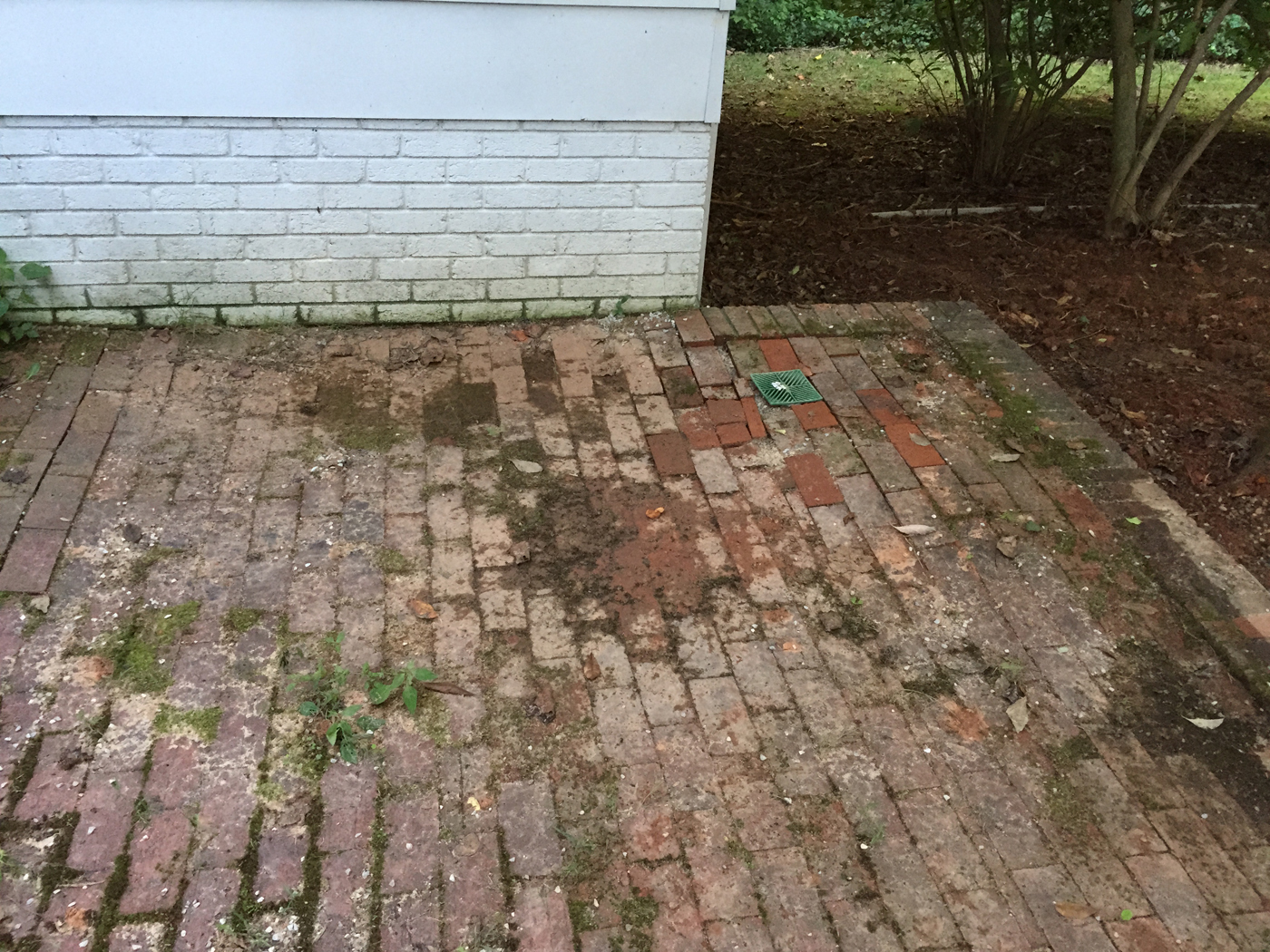 Brick patio without drainage
