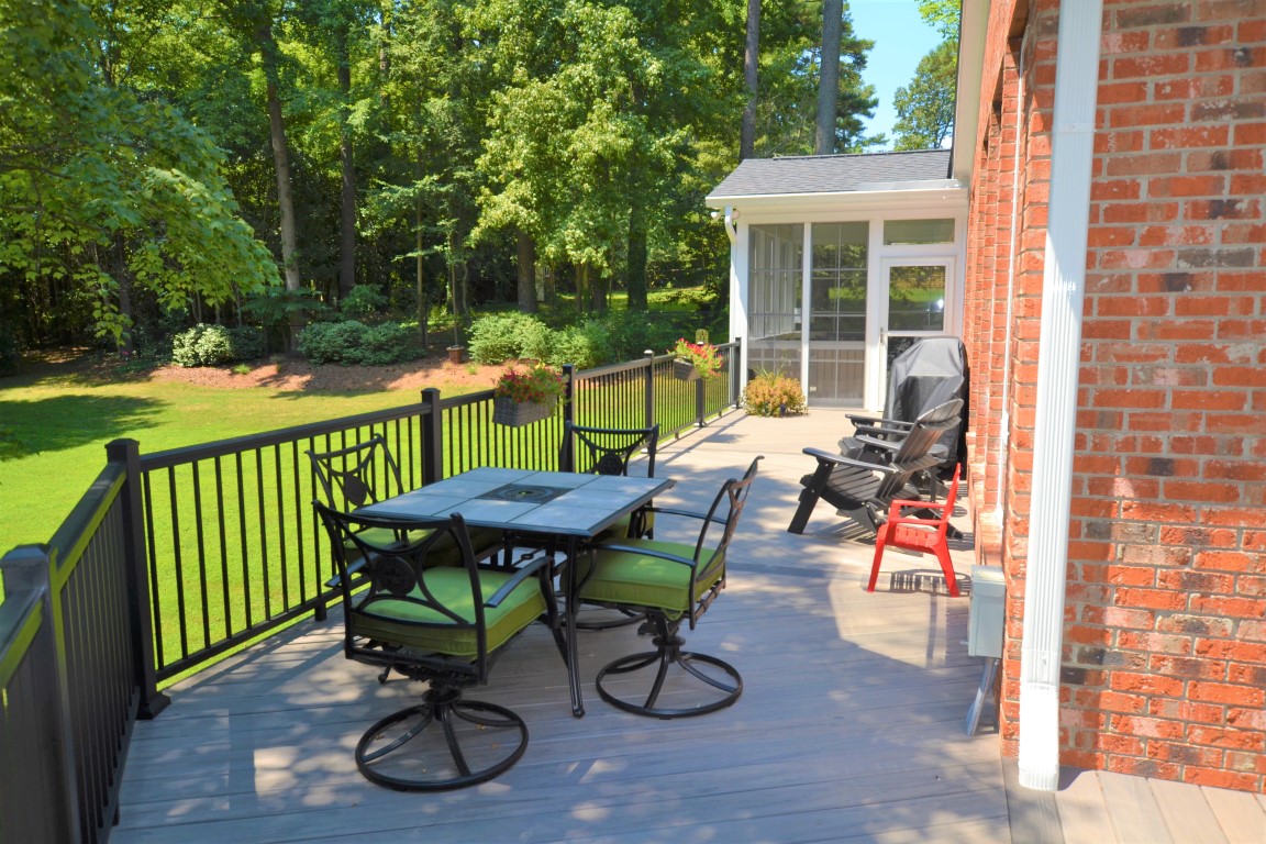 outdoor deck with seating 