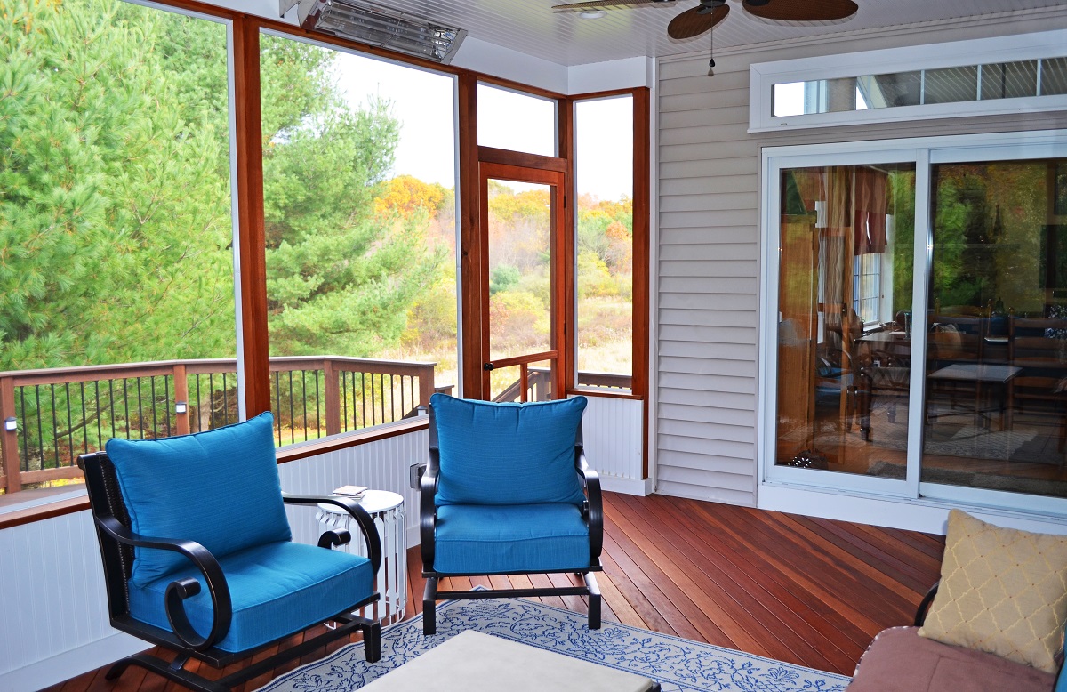 Another view of screened porch interior.